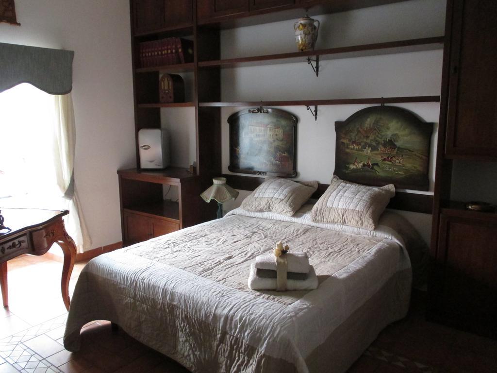 B&B ニーロ ナポリ 部屋 写真