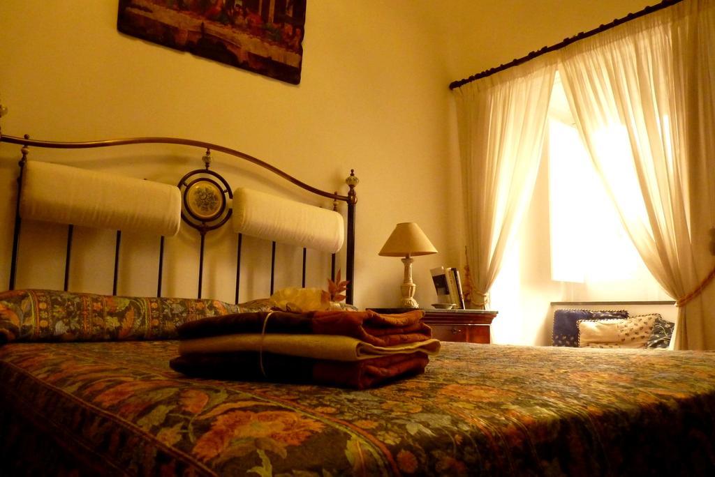 B&B ニーロ ナポリ 部屋 写真